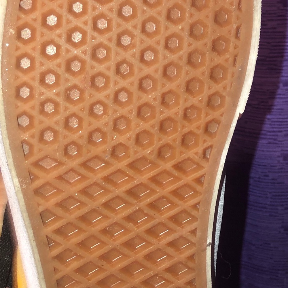 Vans - Picture 6 of 7